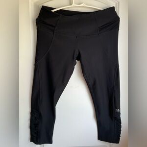 MPG Black Capri Active Leggings